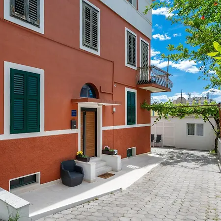 Premium Alba Rosa Apartment *