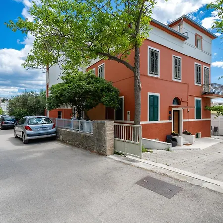 Premium Alba Rosa Lejlighed *